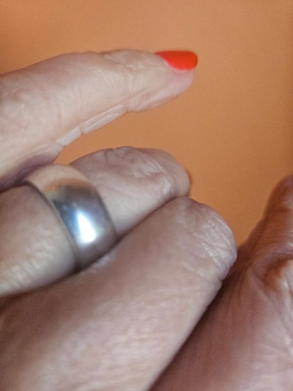 Beautiful Silver Band with Amethyst - Picture 4 of 12